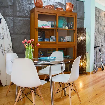 Byseacle-lisbon Bike Surf Camp Bed and breakfast