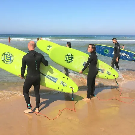 Bed & Breakfast Byseacle-lisbon Bike Surf Camp